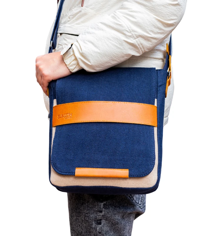 The Navy Horizon Messenger Bag (1)