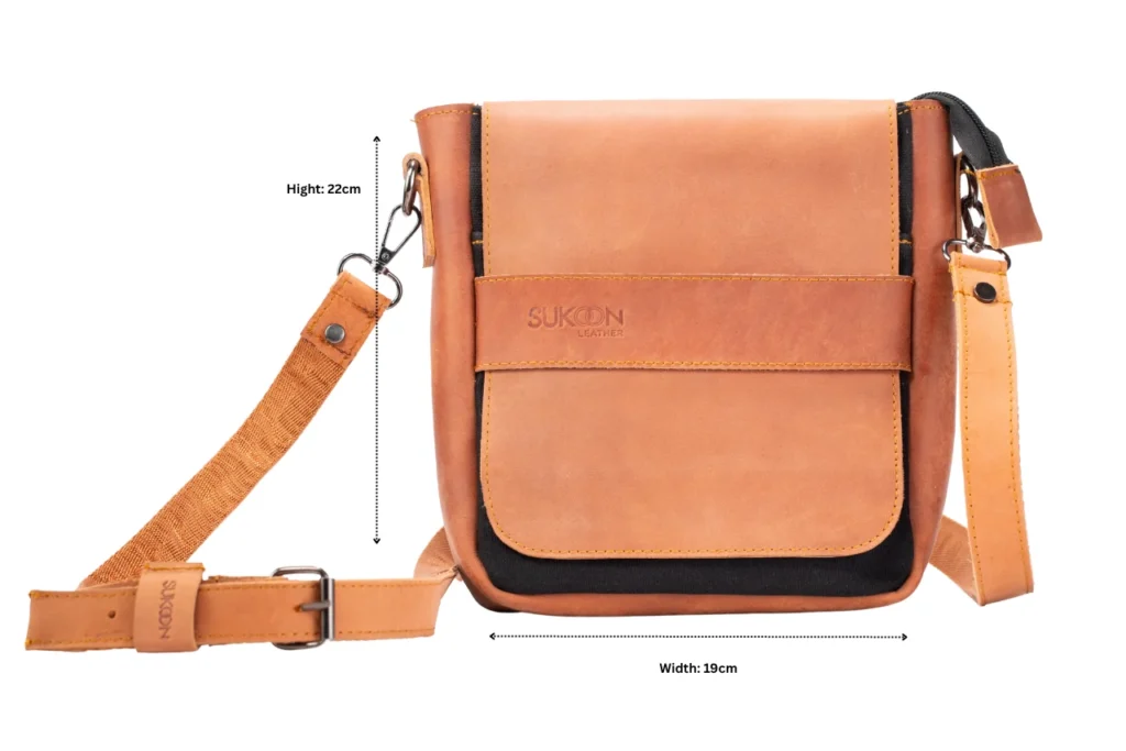 Urban Classic Small Messenger Dimension Sukoon Leather